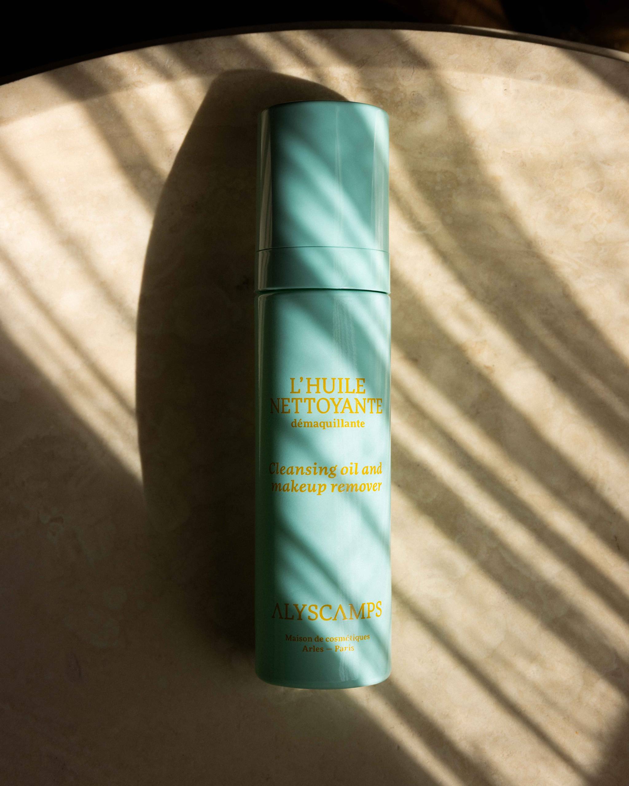 L'HUILE NETTOYANTE DEMAQUILLANTE